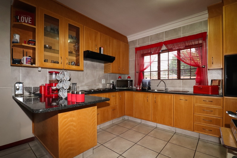 3 Bedroom Property for Sale in Flamwood North West